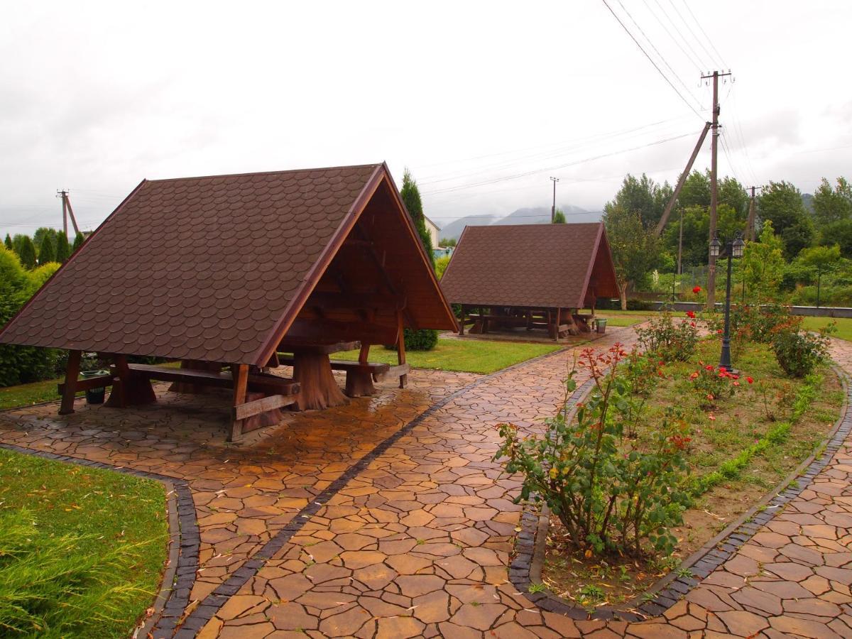 Tulipan Hotel Aquapark Vyshkove Exterior foto